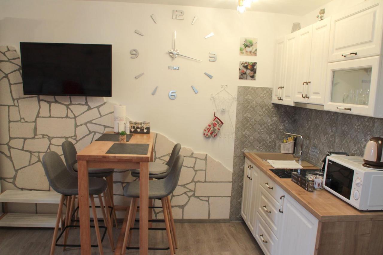 Apartment A&d *