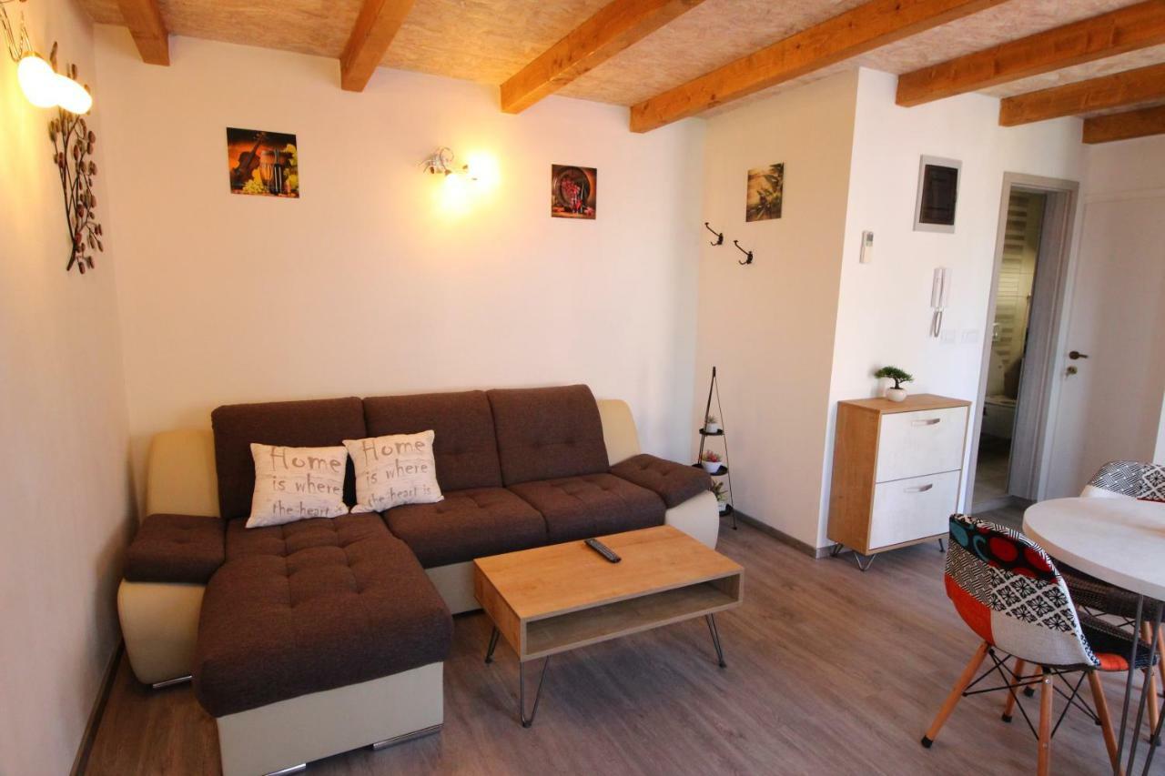 Apartment A&d *